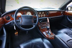 Bentley Arnage 6,8 V8 AT 4d - Juuri katsastettu Klassikko!!, vm. 2001, 57 tkm (9 / 22)