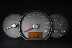 Kia Carens 2,0 EX 5D 7P, vm. 2007, 165 tkm (10 / 18)