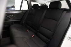 BMW 520 TwinPower Turbo A F11 Touring Business, vm. 2012, 335 tkm (17 / 18)