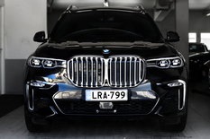 BMW X7 G07 xDrive40d A MHEV, vm. 2021, 26 tkm (2 / 15)