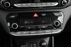 Hyundai IONIQ electric Comfort Business, vm. 2017, 67 tkm (16 / 26)