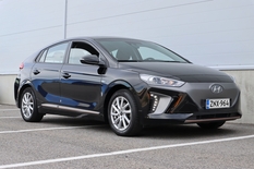 Hyundai IONIQ electric Comfort Business, vm. 2017, 67 tkm (3 / 26)