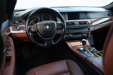 BMW 520 A F10 Sedan Business, vm. 2011, 261 tkm (6 / 18)