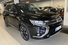 Mitsubishi Outlander PHEV EXE Navi 4WD 5P, vm. 2016, 131 tkm (1 / 13)