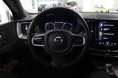 Volvo XC60 B4 AWD D-MHEV Business Inscription aut, vm. 2021, 139 tkm (11 / 25)