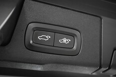 Volvo XC60 B4 AWD D-MHEV Business Inscription aut, vm. 2021, 139 tkm (23 / 25)