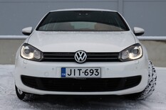 Volkswagen Golf Comfort Plus 1,4 TSI 90 kW (122 hv) DSG-automaatti 4-ovinen, vm. 2013, 119 tkm (2 / 15)