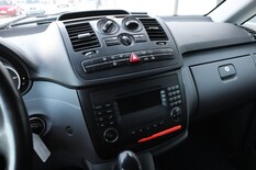 Mercedes-Benz Vito VITO 111 CDI Yksikerroksinen (CA) 4ov 2148cm3 A, vm. 2007, 377 tkm (9 / 12)