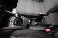Volkswagen Jetta Comfortline JUBILEUM 1,6 TDI 77 kW (105 hv), vm. 2010, 302 tkm (11 / 16)