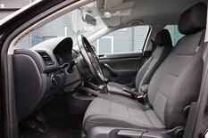 Volkswagen Jetta Comfortline JUBILEUM 1,6 TDI 77 kW (105 hv), vm. 2010, 302 tkm (12 / 16)