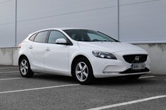 Volvo V40 D2 Kinetic aut, vm. 2014, 341 tkm (2 / 15)