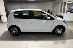 Volkswagen up! move up! 1,0 55 kW (75 hv) automatisoitu vaihteisto ASG 4-ovinen, vm. 2014, 136 tkm (3 / 20)