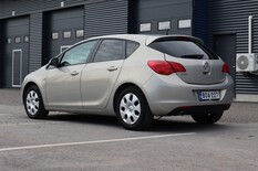 Opel Astra 5-ov Enjoy 1,4 Turbo Ecotec 103kW MT6, vm. 2010, 170 tkm (5 / 24)