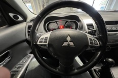 Mitsubishi Outlander 2,0 DID Intense+ Limited Business, vm. 2009, 351 tkm (13 / 18)