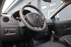 Renault Clio III Authentique 1,2 16v 3ov, vm. 2009, 242 tkm (9 / 15)