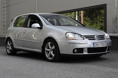 Volkswagen Golf 2,0 TDI 103 kW PowerDiesel 4MOTION Sportline 4d, vm. 2006, 278 tkm (2 / 19)