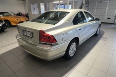 Volvo S60 2,4 170hv Momentum BUSINESS, vm. 2005, 420 tkm (4 / 12)