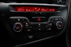 Kia Optima 2,0 EX A/T, vm. 2013, 237 tkm (14 / 27)