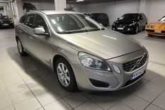 Volvo V60 1,6D DRIVe Momentum, vm. 2011, 299 tkm (2 / 12)