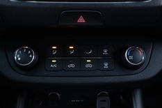 Kia Sportage 1,6 ISG Urban LX EcoDynamics, vm. 2012, 123 tkm (12 / 24)