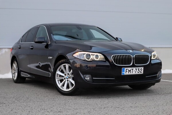 BMW 520 A F10 Sedan Business, vm. 2011, 261 tkm