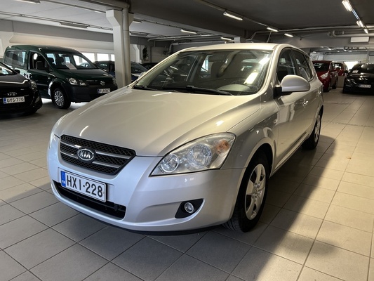 Kia cee'd 1,6 EX HB 5D A/T, vm. 2009, 133 tkm