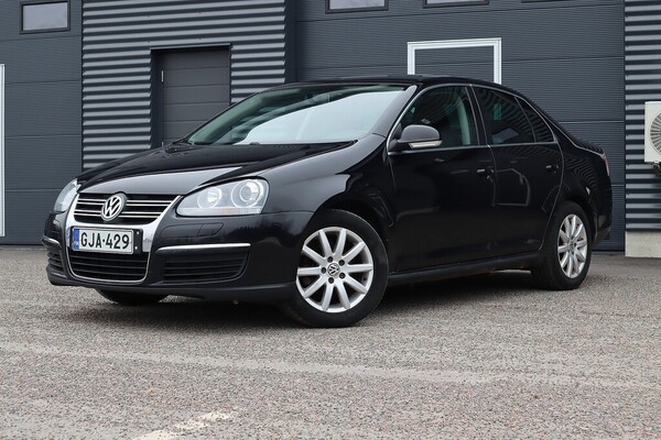 Volkswagen Jetta Comfortline JUBILEUM 1,6 TDI 77 kW (105 hv), vm. 2010, 302 tkm