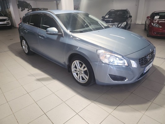 Volvo V60 2,0T Momentum aut, vm. 2011, 284 tkm