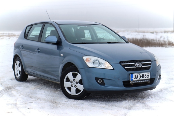 Kia cee'd 1,6 CRDi 84 kW EX HB 5D, vm. 2009, 282 tkm