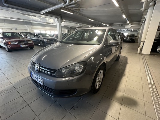 Volkswagen Golf Comfortline 1,4 TSI 90 kW 4-ovinen, vm. 2011, 101 tkm