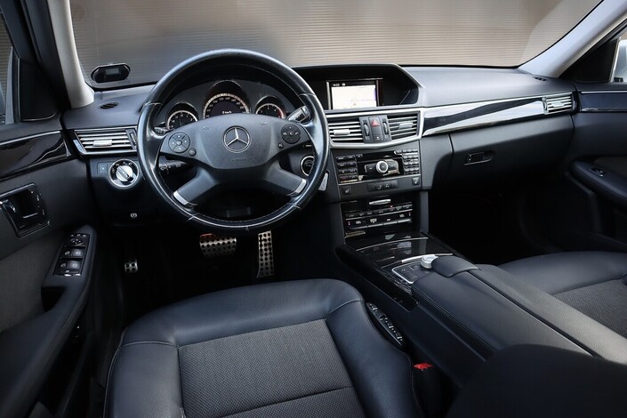 Mercedes-Benz E 350 CDI BE A, vm. 2010, 365 tkm (13 / 21)