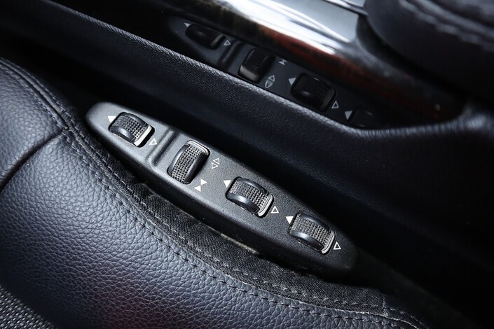 Mercedes-Benz E 350 CDI BE A, vm. 2010, 365 tkm (17 / 21)