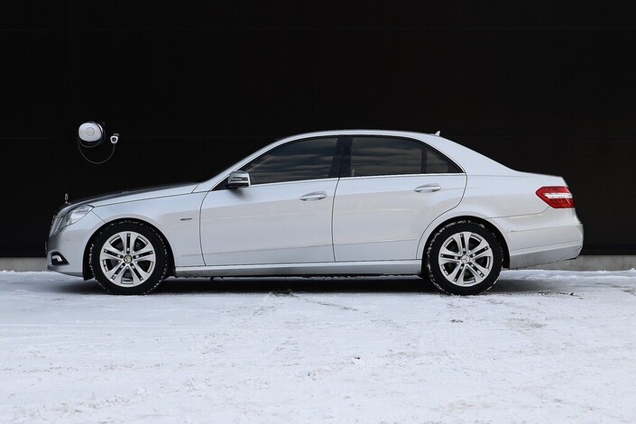 Mercedes-Benz E 350 CDI BE A, vm. 2010, 365 tkm (4 / 21)