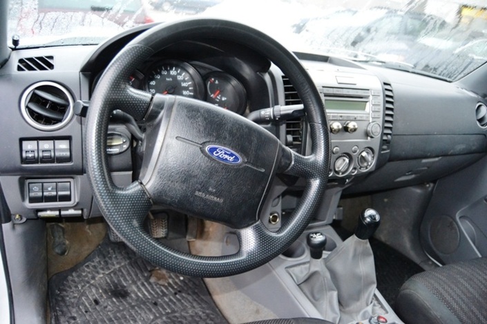 Ford Ranger Pick-Up Super Cab 2,5 TDCi 4x4. Erilliskoppi. Huolto-auto. - Harvinainen. Juuri katsastettu!!, vm. 2011, 181 tkm (11 / 12)