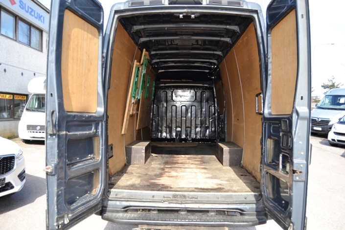 Iveco 35 S 11 35S11V Matkailuauto (SA) 5ov 2287cm3, vm. 2010, 287 tkm (6 / 10)