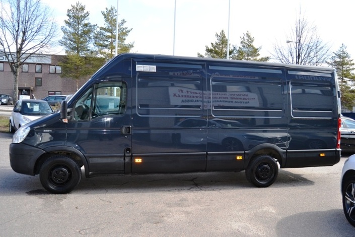 Iveco 35 S 11 35S11V Matkailuauto (SA) 5ov 2287cm3, vm. 2010, 287 tkm (8 / 10)