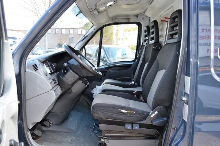 Iveco 35 S 11 35S11V Matkailuauto (SA) 5ov 2287cm3, vm. 2010, 287 tkm (9 / 10)