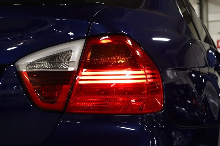 BMW 335 A E90 Sedan M-Sport, vm. 2008, 278 tkm (10 / 19)