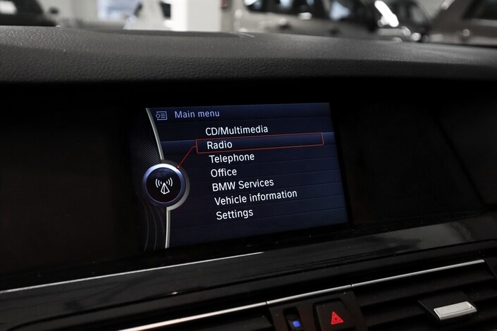BMW 520 TwinPower Turbo A F11 Touring Business, vm. 2012, 335 tkm (11 / 18)