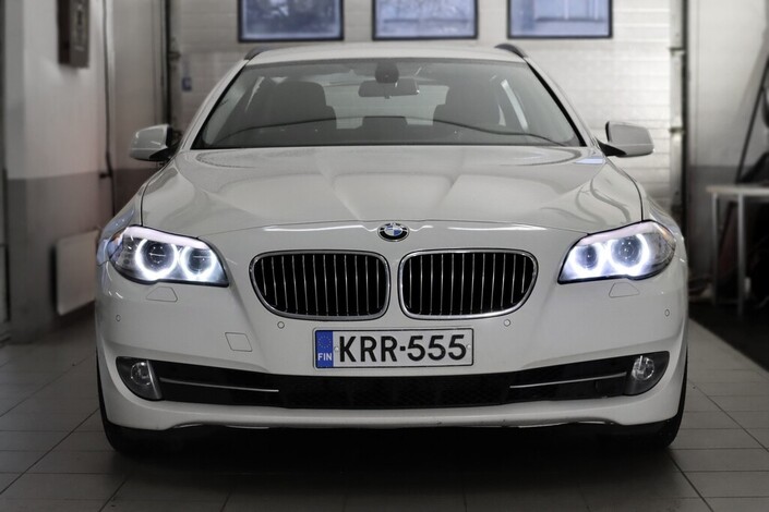 BMW 520 TwinPower Turbo A F11 Touring Business, vm. 2012, 335 tkm (2 / 18)