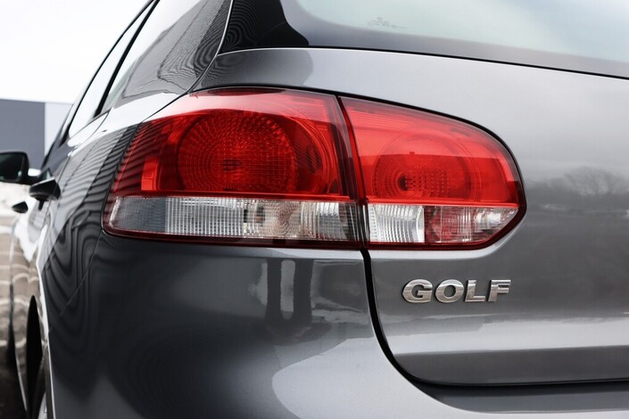 Volkswagen Golf Trendline 1,2 TSI 77 kW (105 hv) BlueMotion Technology 4-ovinen, vm. 2011, 228 tkm (6 / 13)