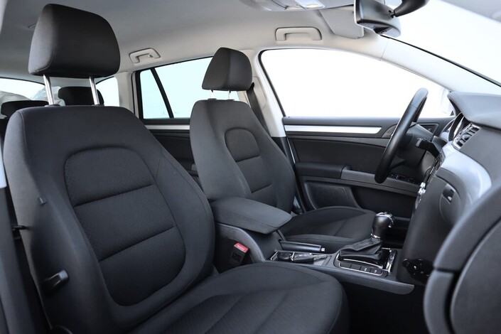 Skoda Superb Combi 2,0 TDI 140 Ambition Edition DSG Autom., vm. 2015, 187 tkm (13 / 16)