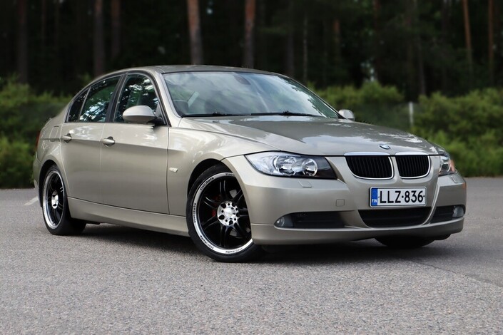 BMW 318 E90 Sedan Business, vm. 2008, 266 tkm (1 / 14)