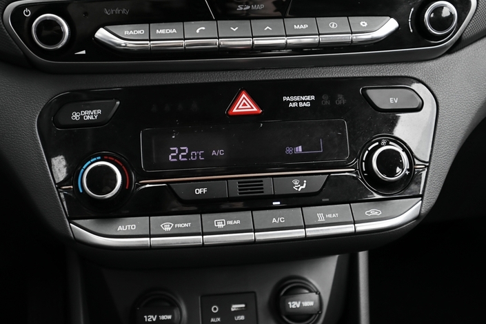 Hyundai IONIQ electric Comfort Business, vm. 2017, 67 tkm (16 / 26)