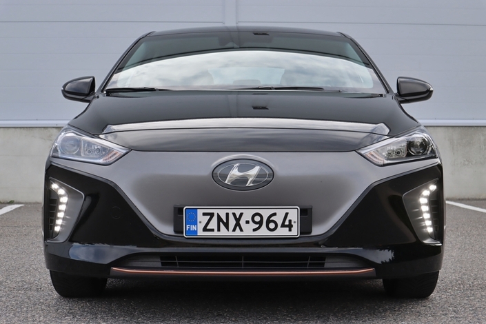 Hyundai IONIQ electric Comfort Business, vm. 2017, 67 tkm (2 / 26)