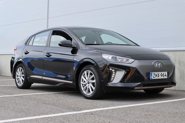 Hyundai IONIQ electric Comfort Business, vm. 2017, 67 tkm (3 / 26)