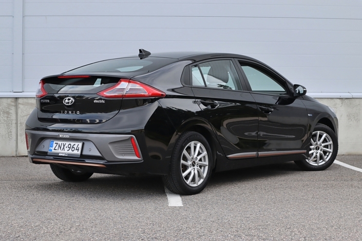 Hyundai IONIQ electric Comfort Business, vm. 2017, 67 tkm (6 / 26)