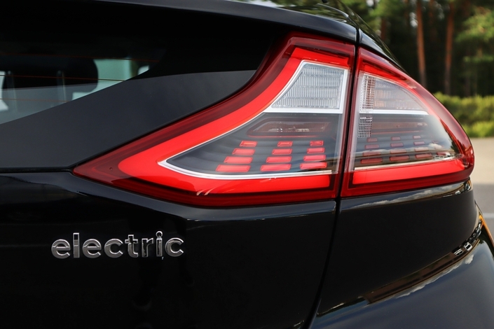 Hyundai IONIQ electric Comfort Business, vm. 2017, 67 tkm (8 / 26)