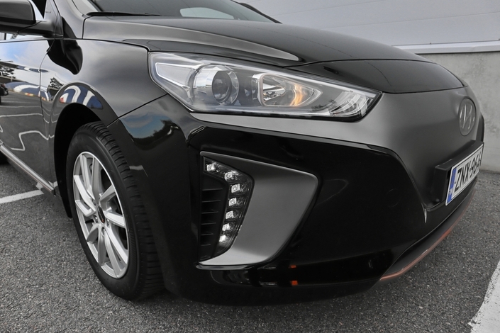 Hyundai IONIQ electric Comfort Business, vm. 2017, 67 tkm (9 / 26)