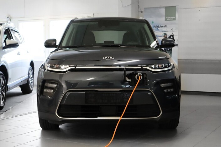 Kia Soul EV, vm. 2021, 7 tkm (2 / 18)